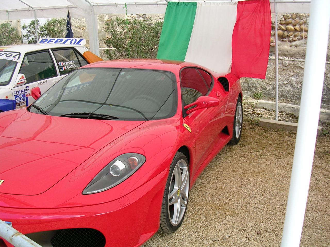 Exposition  de Ferrari à St Bonnet de Chavagne_03