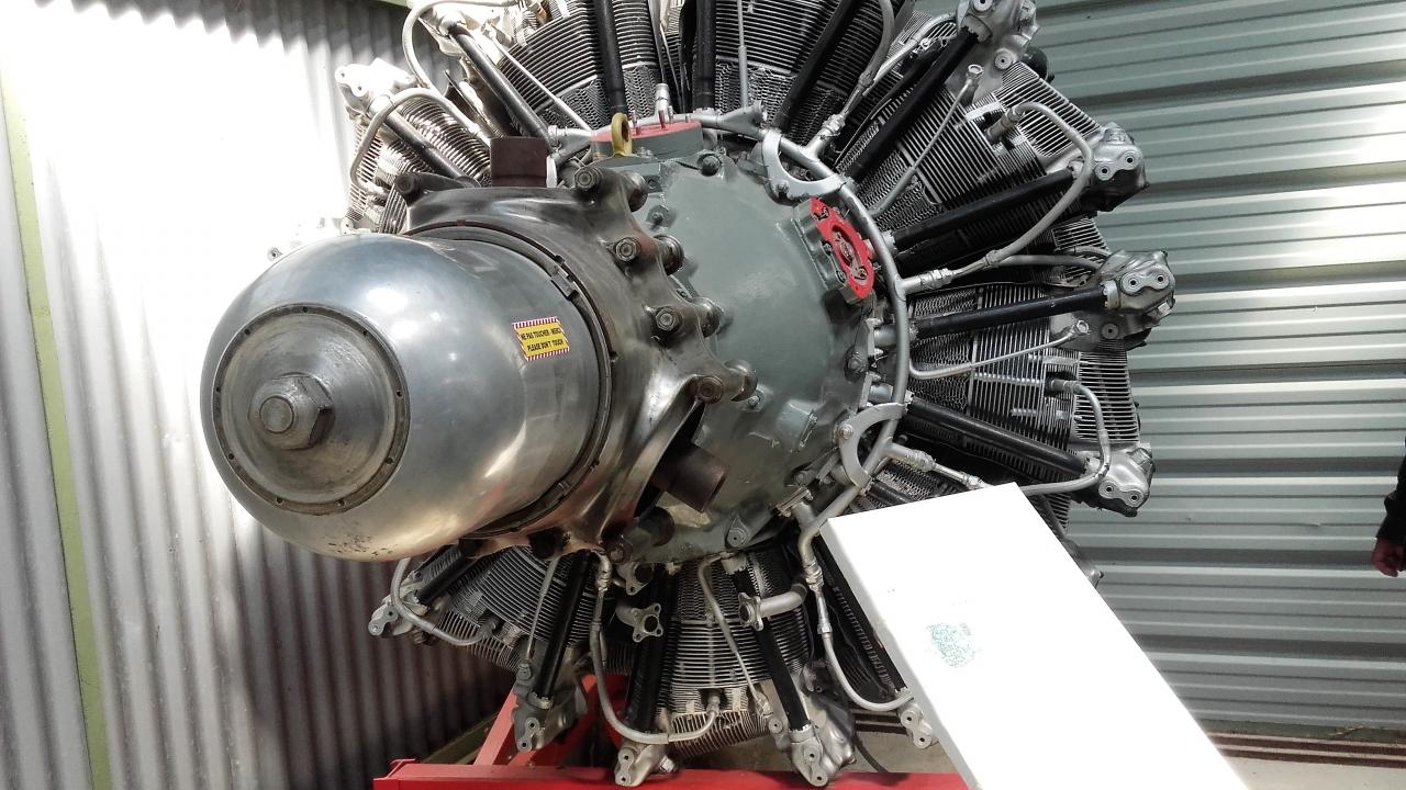 Le Meyrol  Musée de l'aviation - moteur