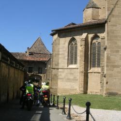 Les Vieilles Guenilles  devant l'Abbaye de St Antoine
