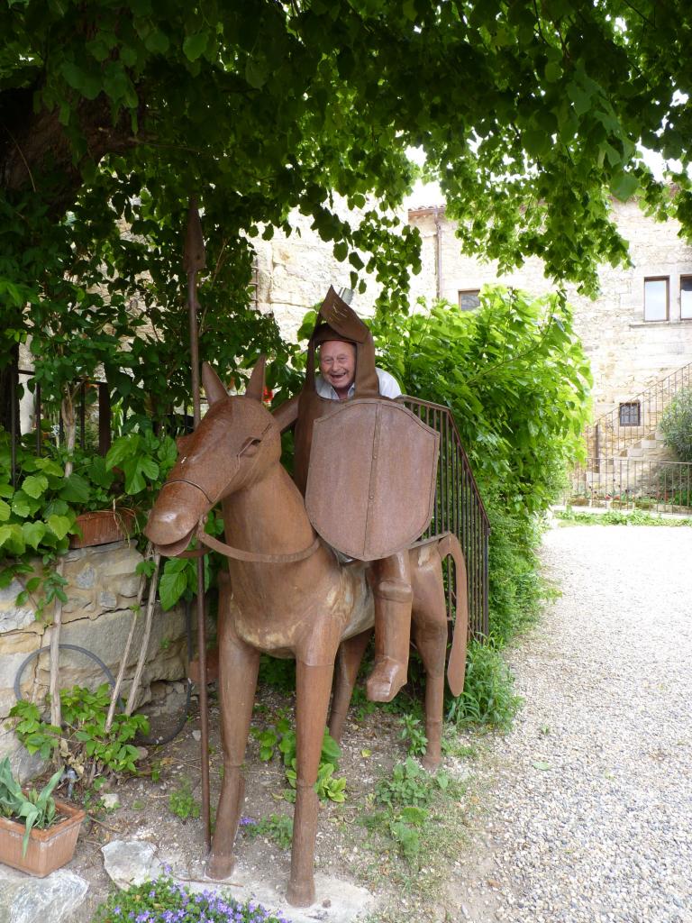 Sortie Ardèche  Château des Roure le chevalier Bernard sur son destrier 