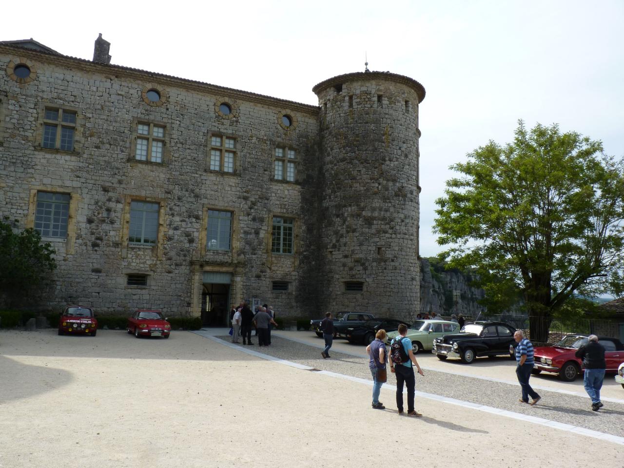 sortie Ardèche photos devant le Chateau de Vogüe