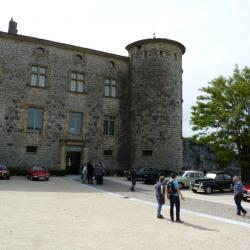 sortie Ardèche photos devant le Chateau de Vogüe
