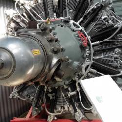 Le Meyrol  Musée de l'aviation - moteur